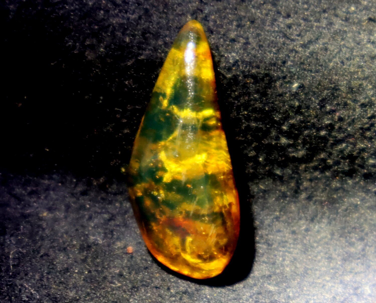 Lovely Natural Dominican Clear Green Blue Amber Polished Stone 22mm – photo 5