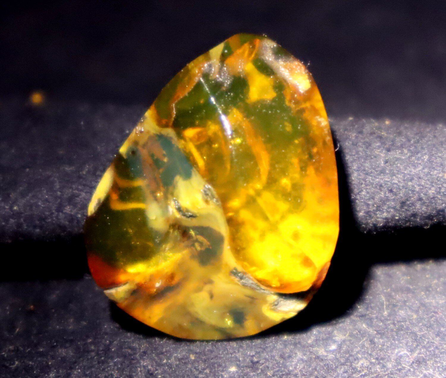 Charming Design Natural Dominican Translucent Light Blue Amber Polished Stone 23 – photo 9