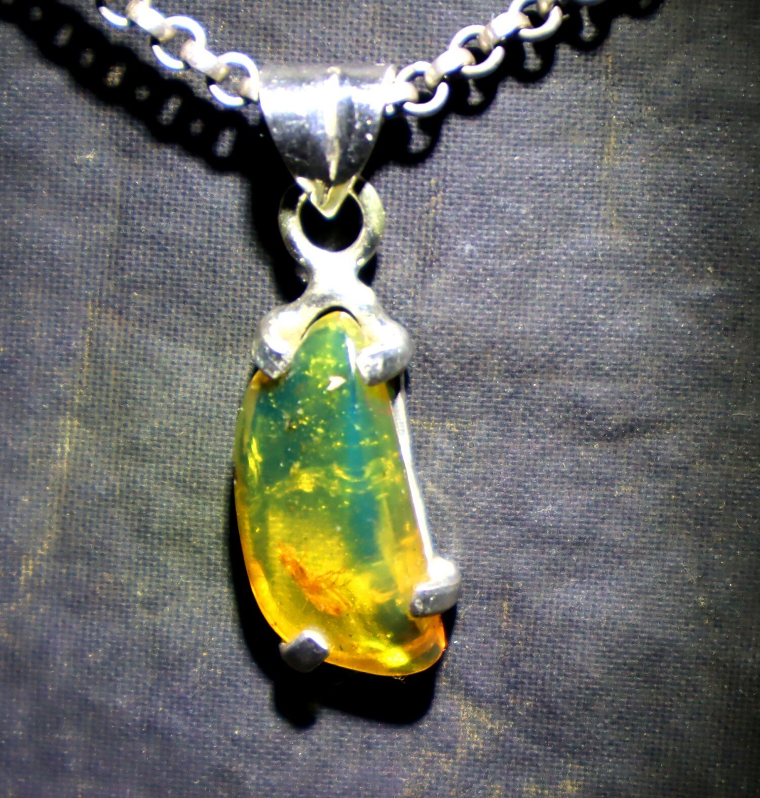 Authentic Green Blue Amber 925 Sterling Silver Freeform Pendant 29mm Fossil – photo 11