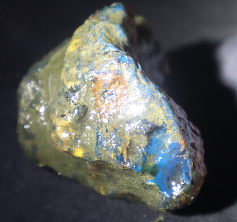 Beautiful Natural Dominican Clear Green Blue Amber Rough Specimen 66mm 67.2g – photo 3