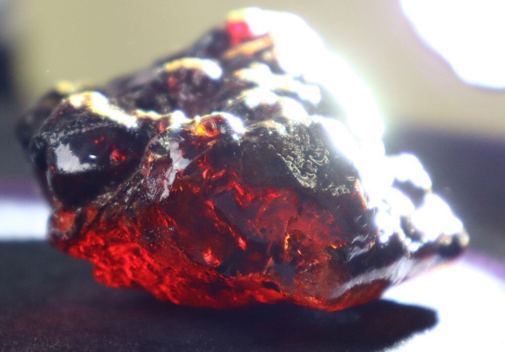 Outstanding Natural Dominican Clear Deep Blue Amber Rough Specimen 60mm 35g – photo 5