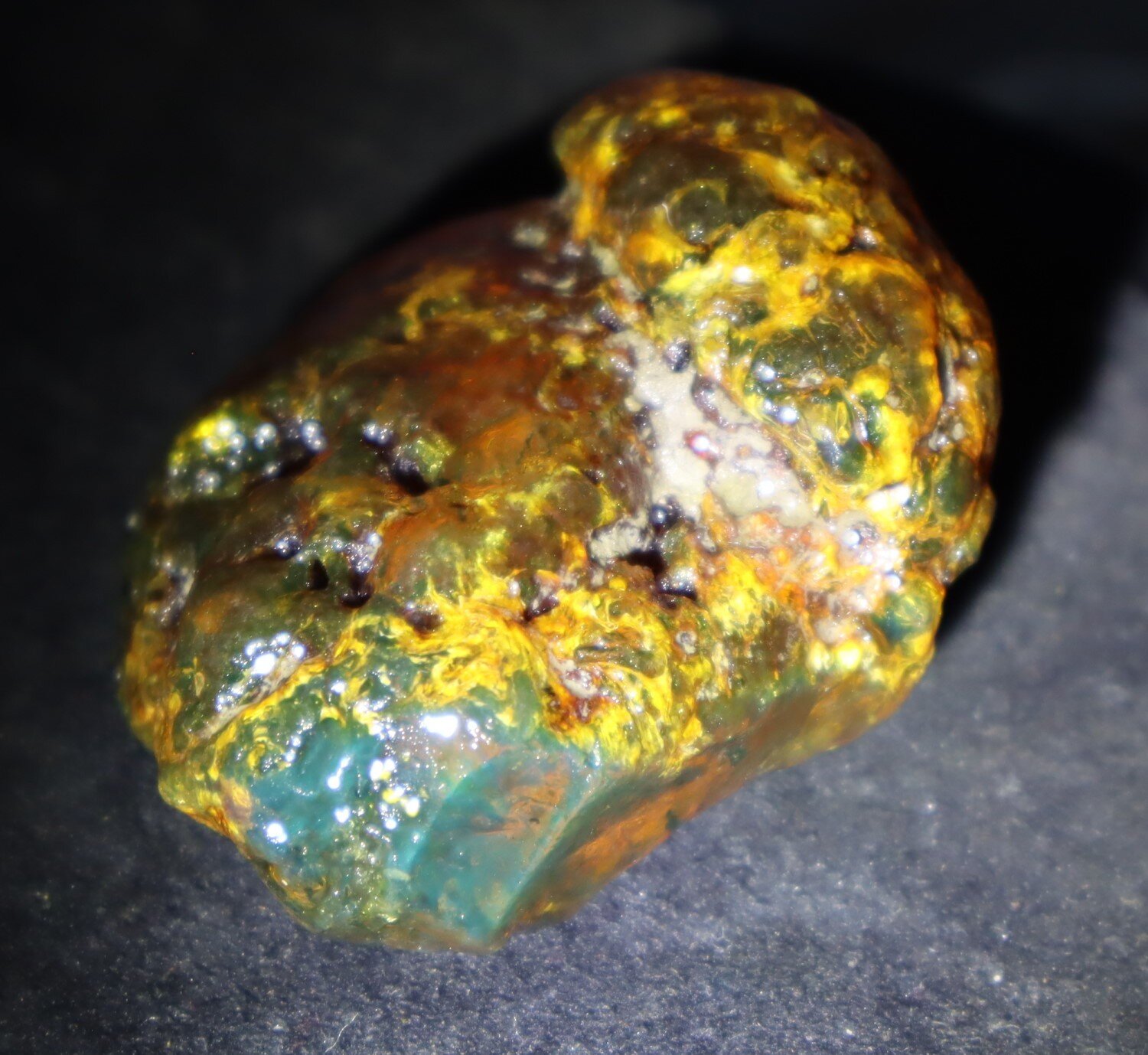 Splendid Natural Dominican Clear Green Blue Amber Rough Specimen 52mm 31.6g – photo 6