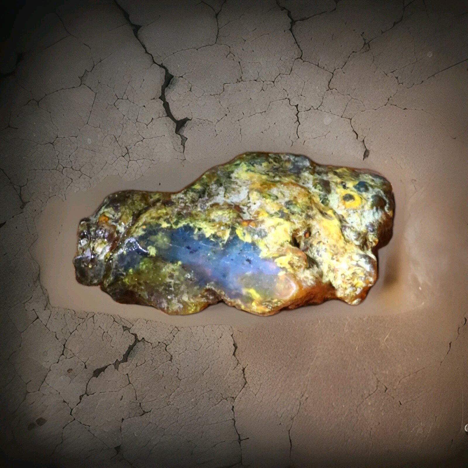 Beautiful Natural Dominican Clear Light Blue Amber Rough Specimen 24mm 6g – photo 6