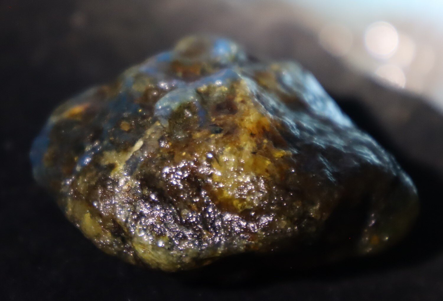 Beautiful Natural Dominican Translucent Yellow Blue Amber Rough Specimen 58mm 34g – photo 10