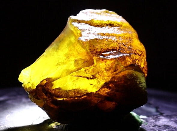 Exquisite Natural Dominican Clear Yellow Amber Rough Specimen 53mm 28g – photo 4