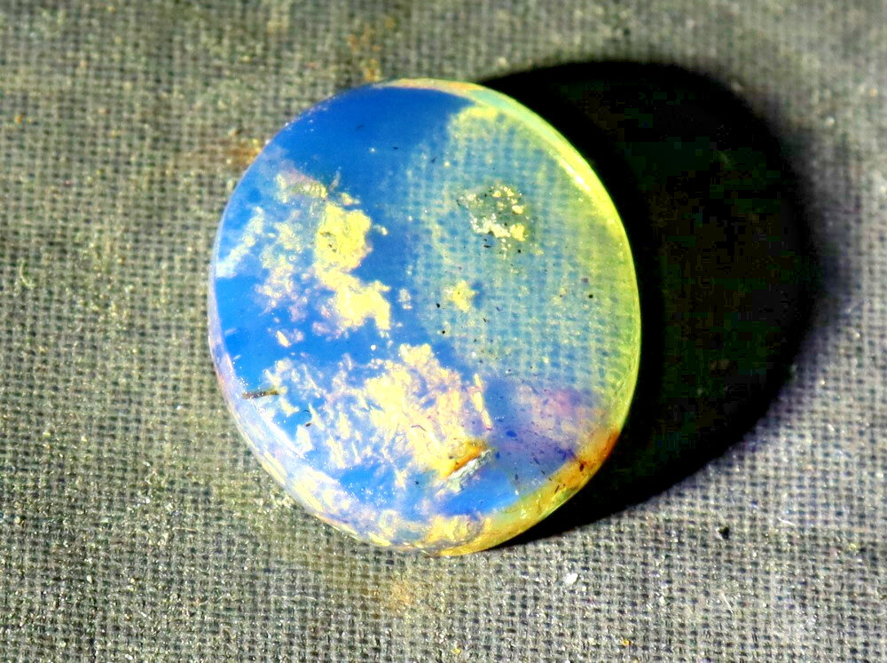 True Caribbean Crystal Clear Sky Blue Dominican Amber Natural 0.6 Inch 0.6g – photo 4