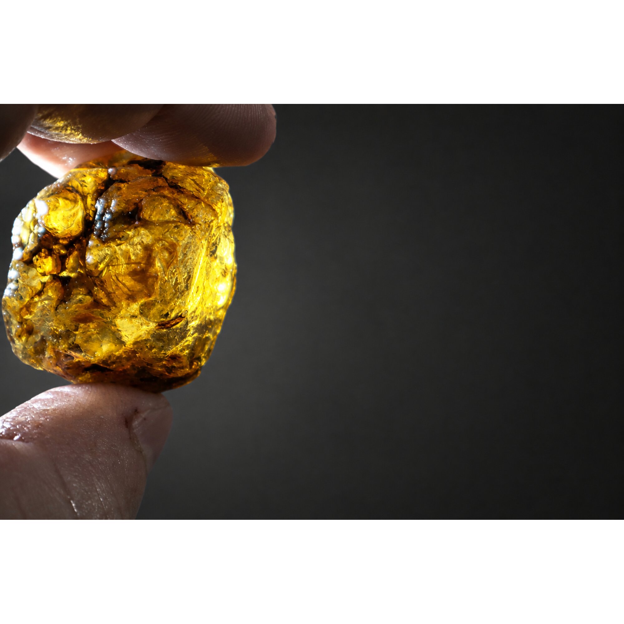 Translucent sea blue Natural Dominican Amber rough Specimen 33 mm – photo 12