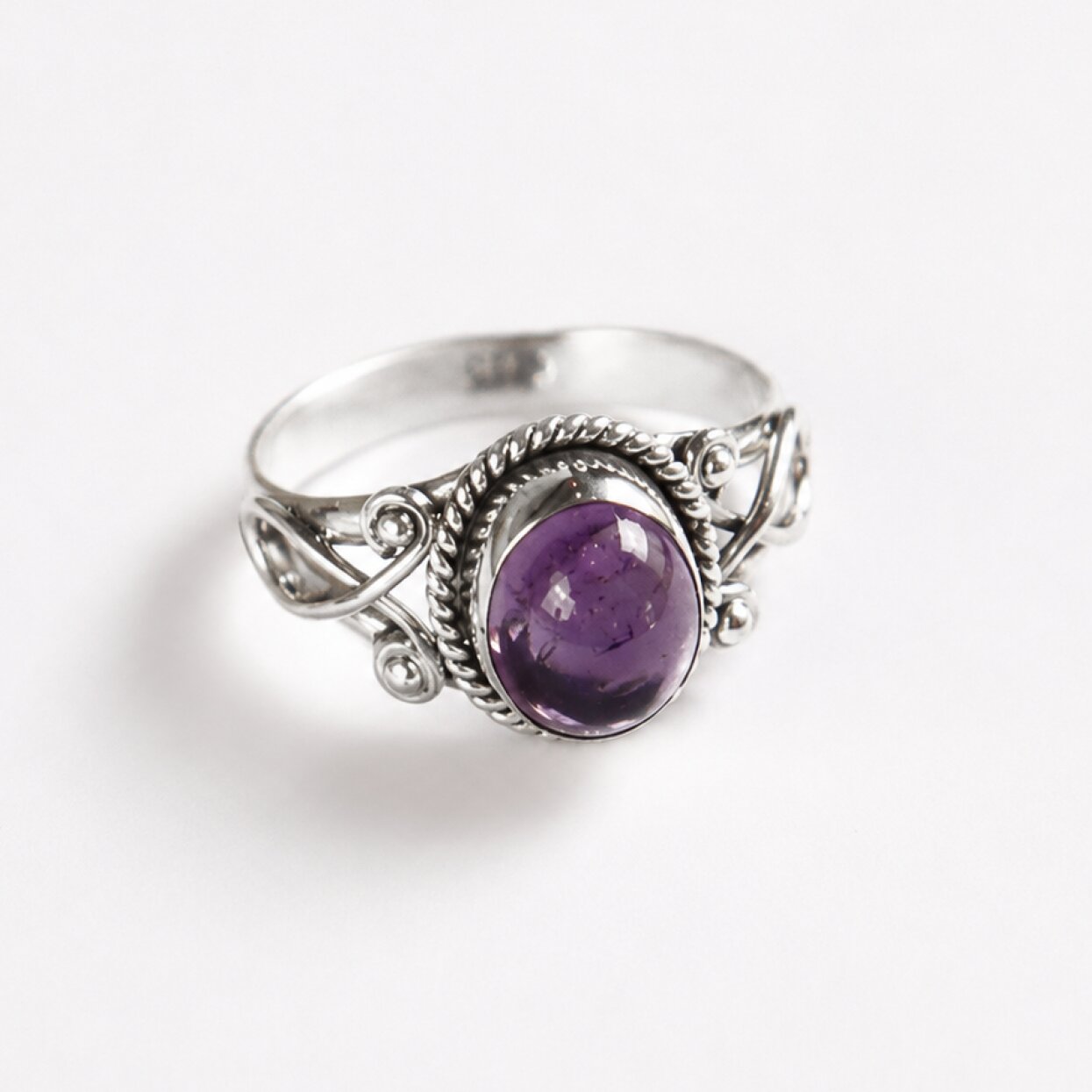Clear deep purple Natural amethyst oval 925 Sterling Silver Ring Size 6.50