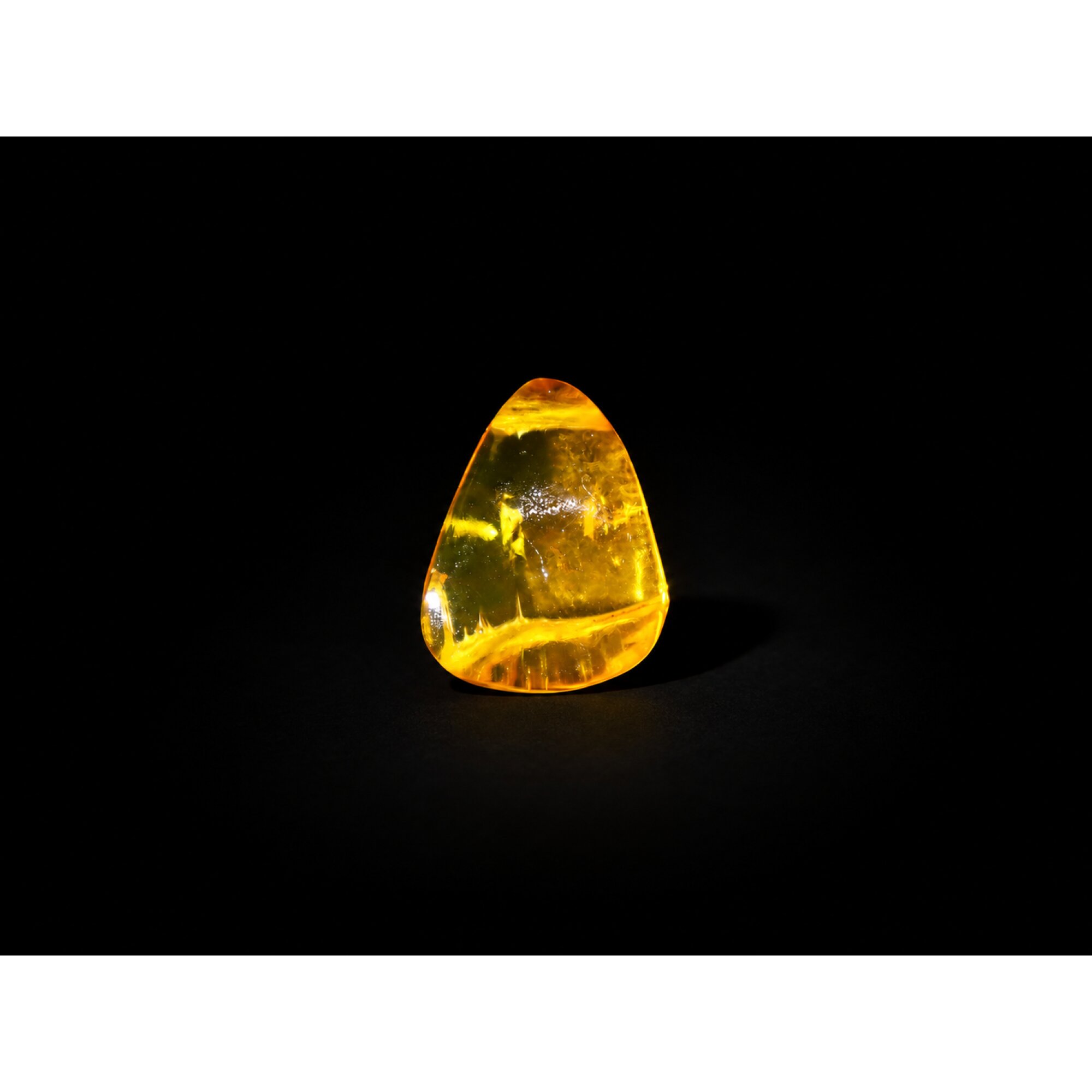 Clear yellow orange Natural Dominican Amber teardrop Polished Stone 20 mm – photo 3