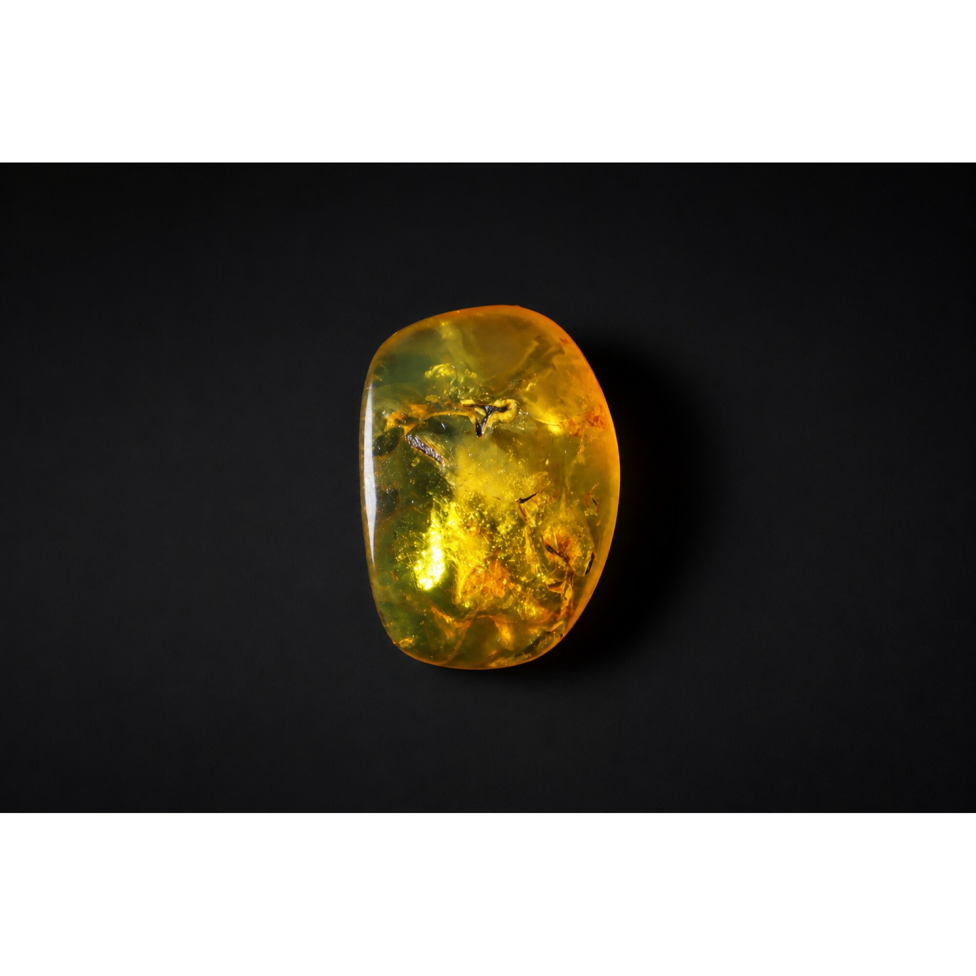 Clear yellow green Natural Dominican Amber teardrop Polished Stone 24 mm – photo 3