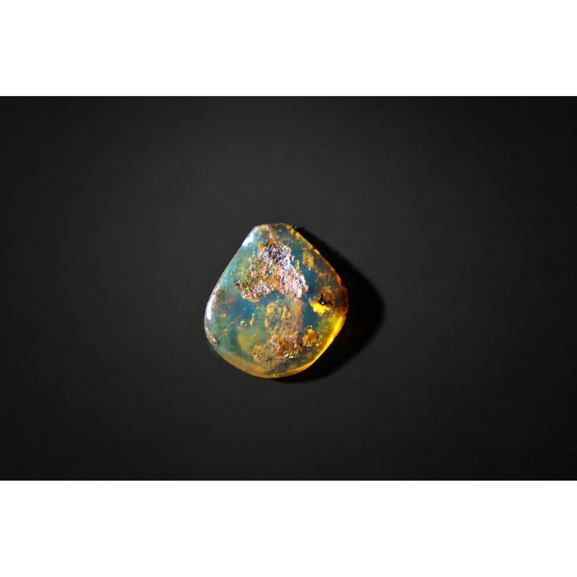 Clear royal blue Natural Dominican Amber teardrop Polished Stone 24 mm – photo 6