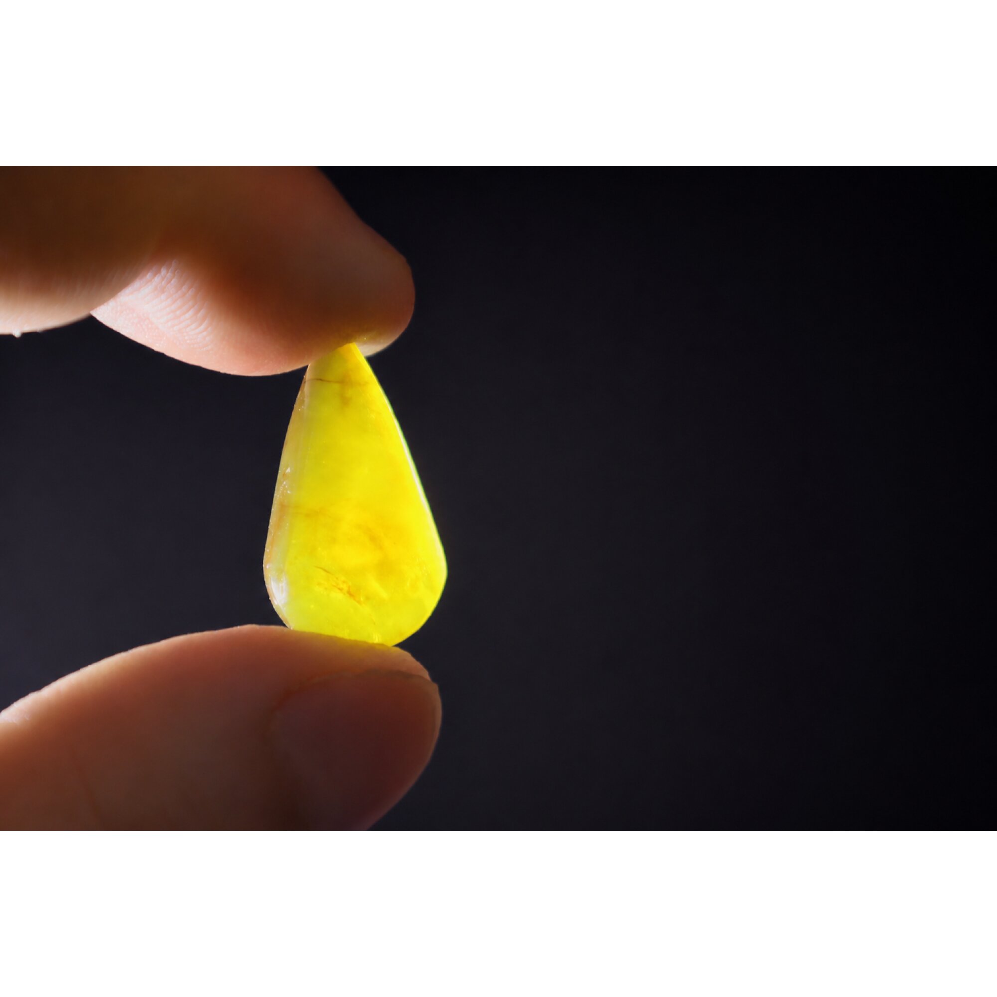 Clear red yellow Natural Dominican Amber teardrop Polished Stone 23 mm – photo 3