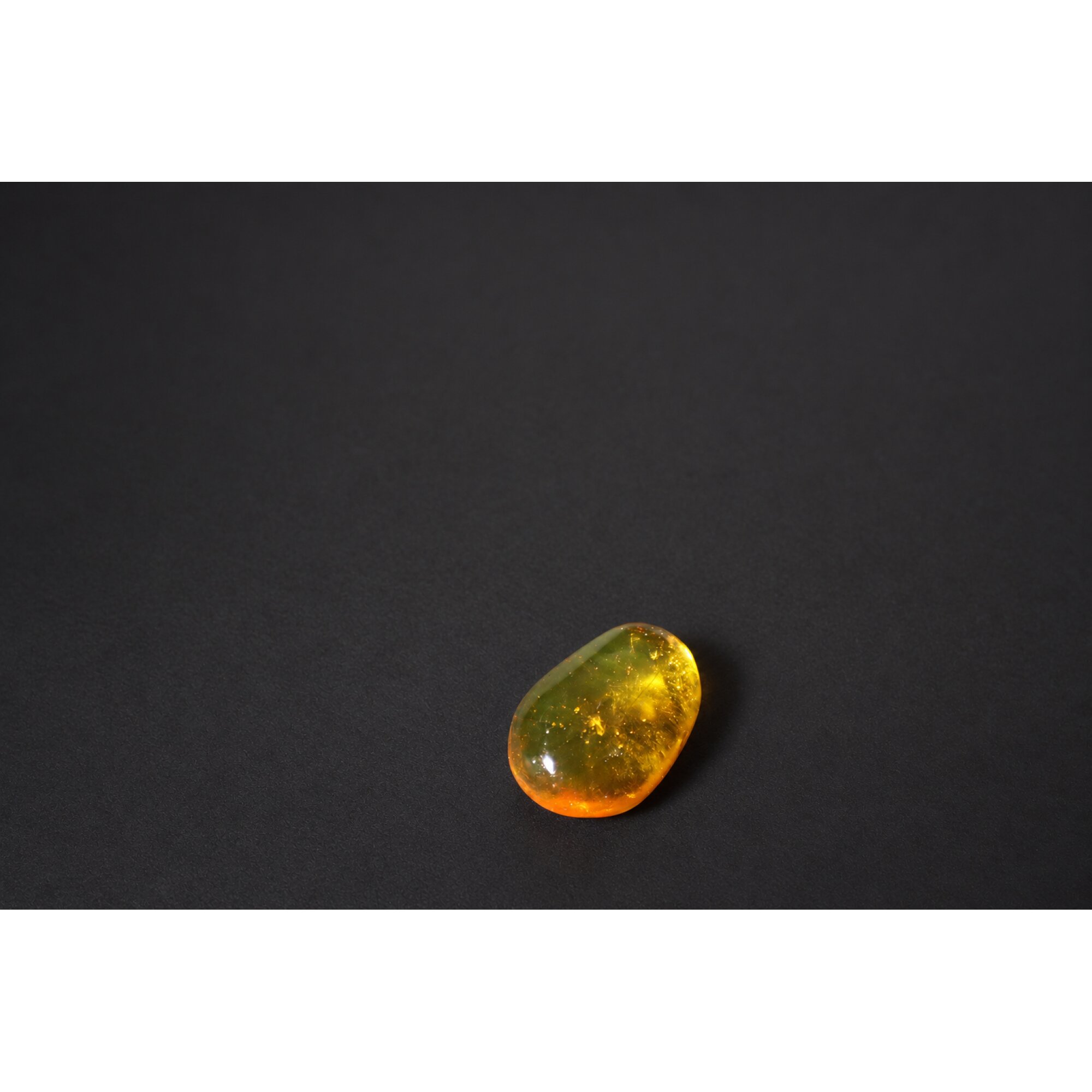 Genuine yellow Dominican amber fly insect stone 17mm – photo 3