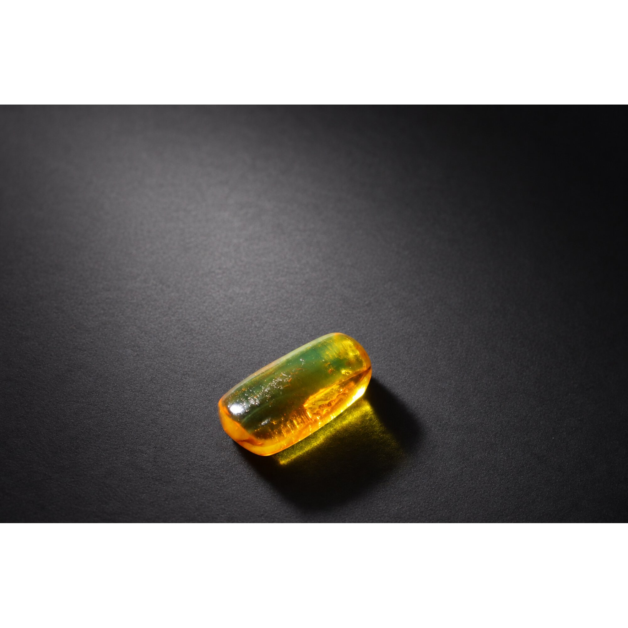 Genuine yellow Dominican amber small rove beetle insect stone 20mm – photo 9
