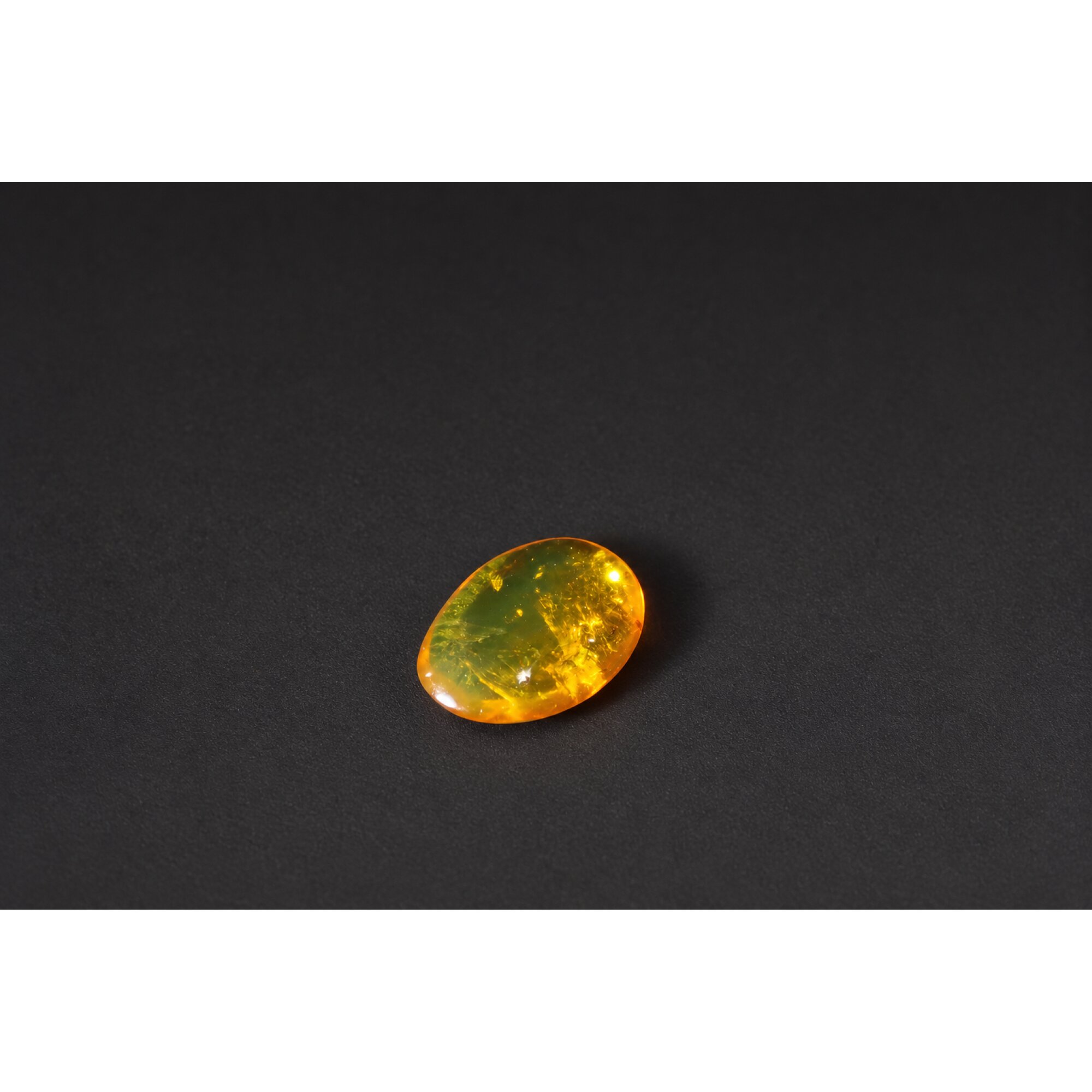 Genuine yellow Dominican amber small wasp and fly insect stone 16mm – photo 3