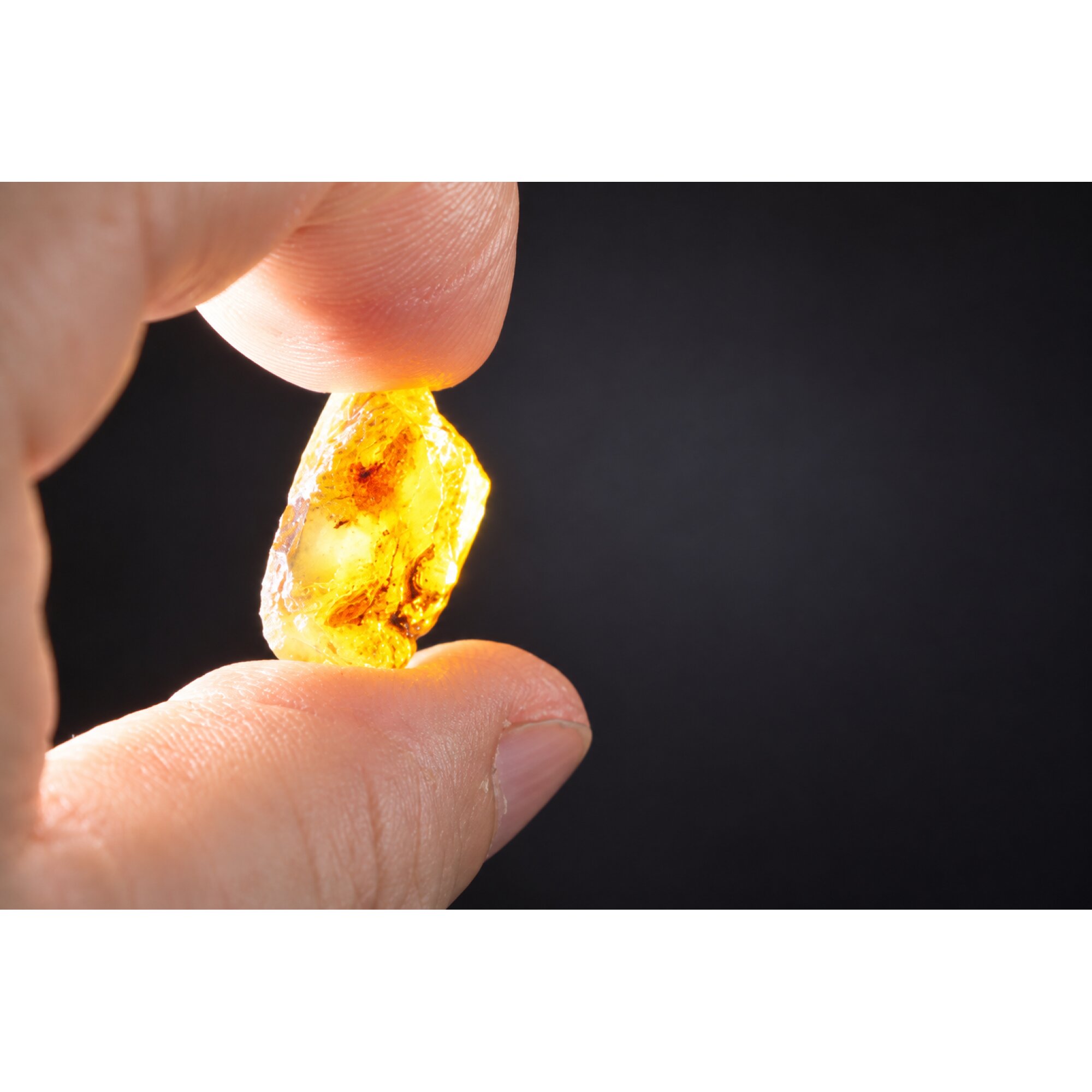 Authentic sky blue rough specimen Dominican amber 20mm – photo 5