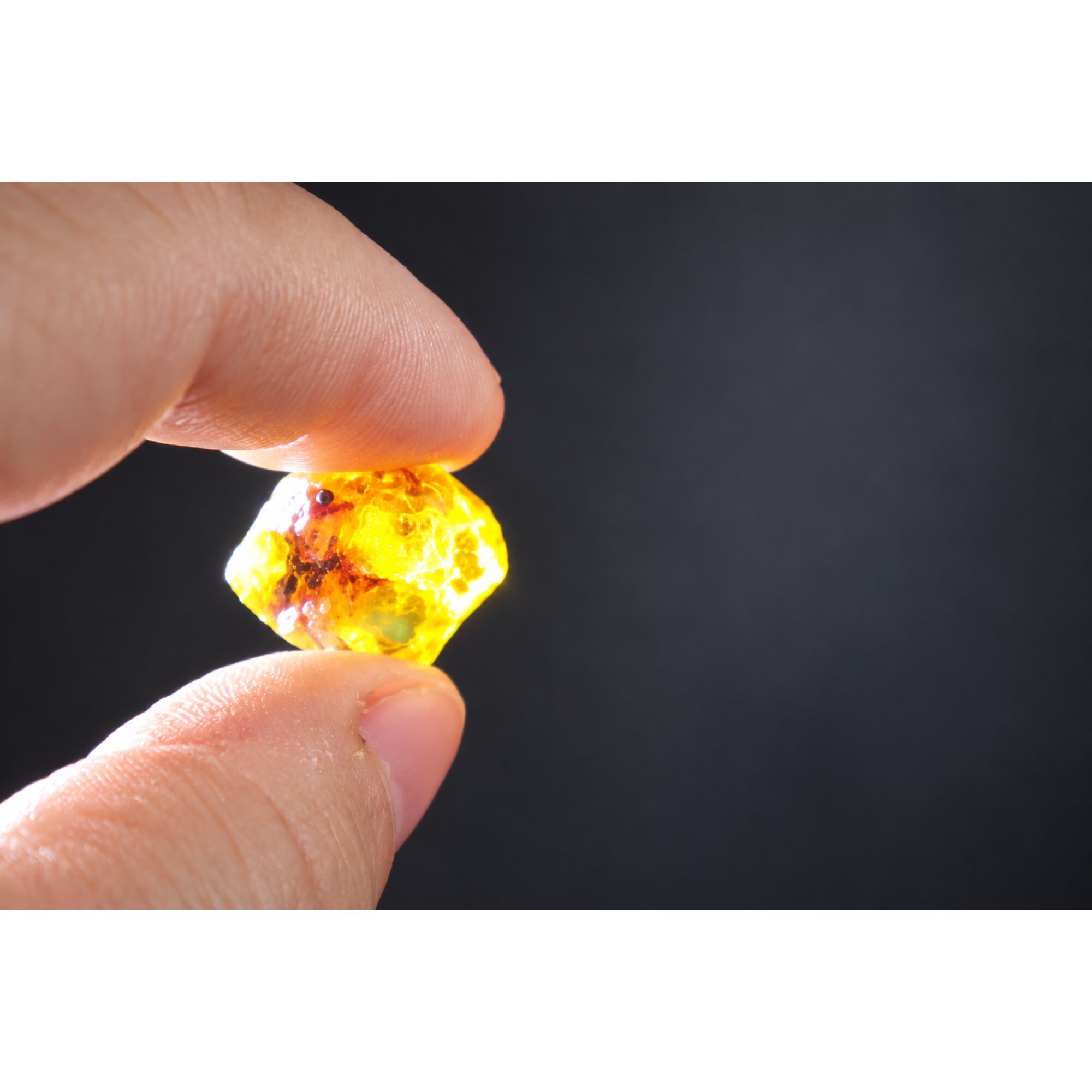 Authentic sky blue rough specimen Dominican amber 20mm – photo 10