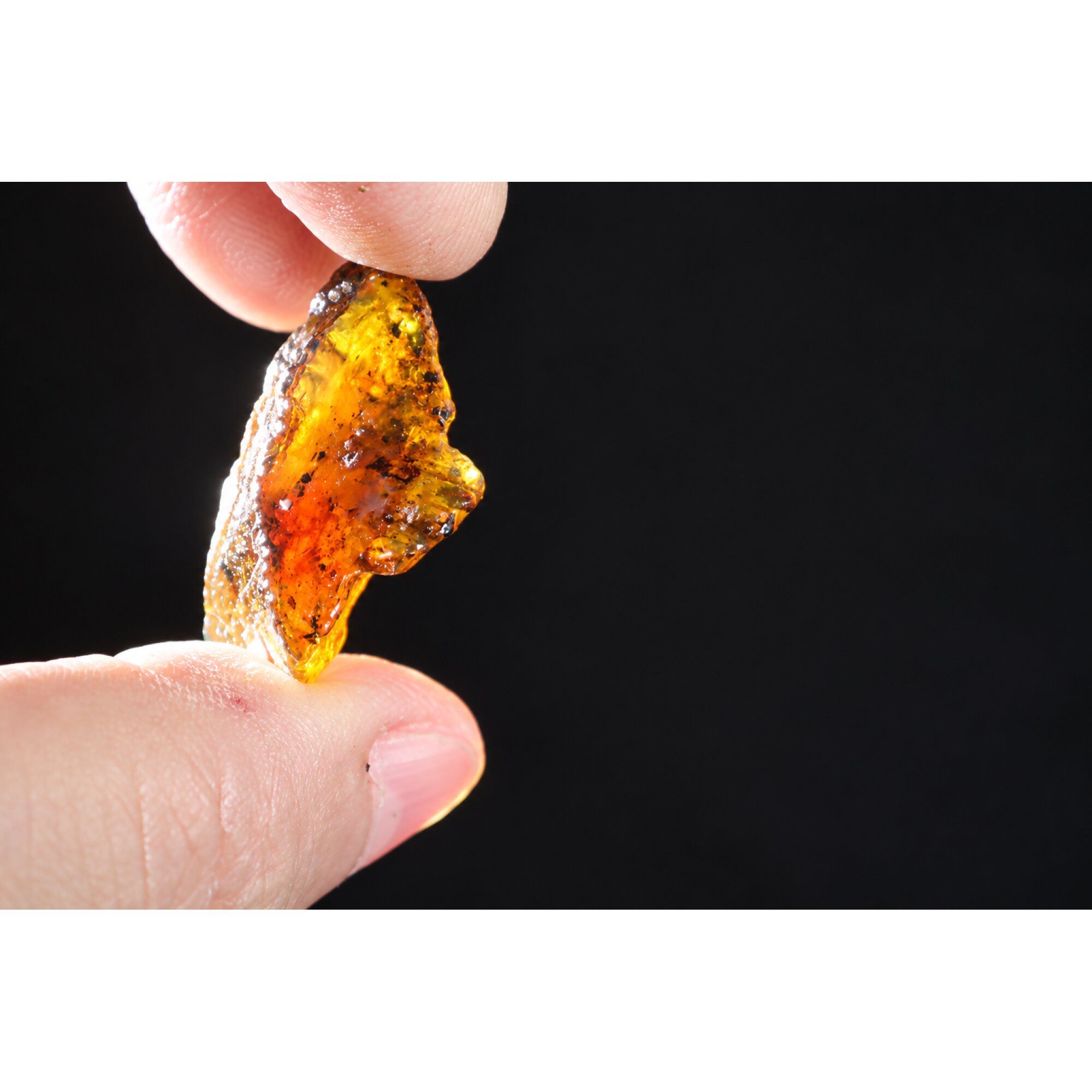 Authentic sky blue rough specimen Dominican amber 35mm – photo 3