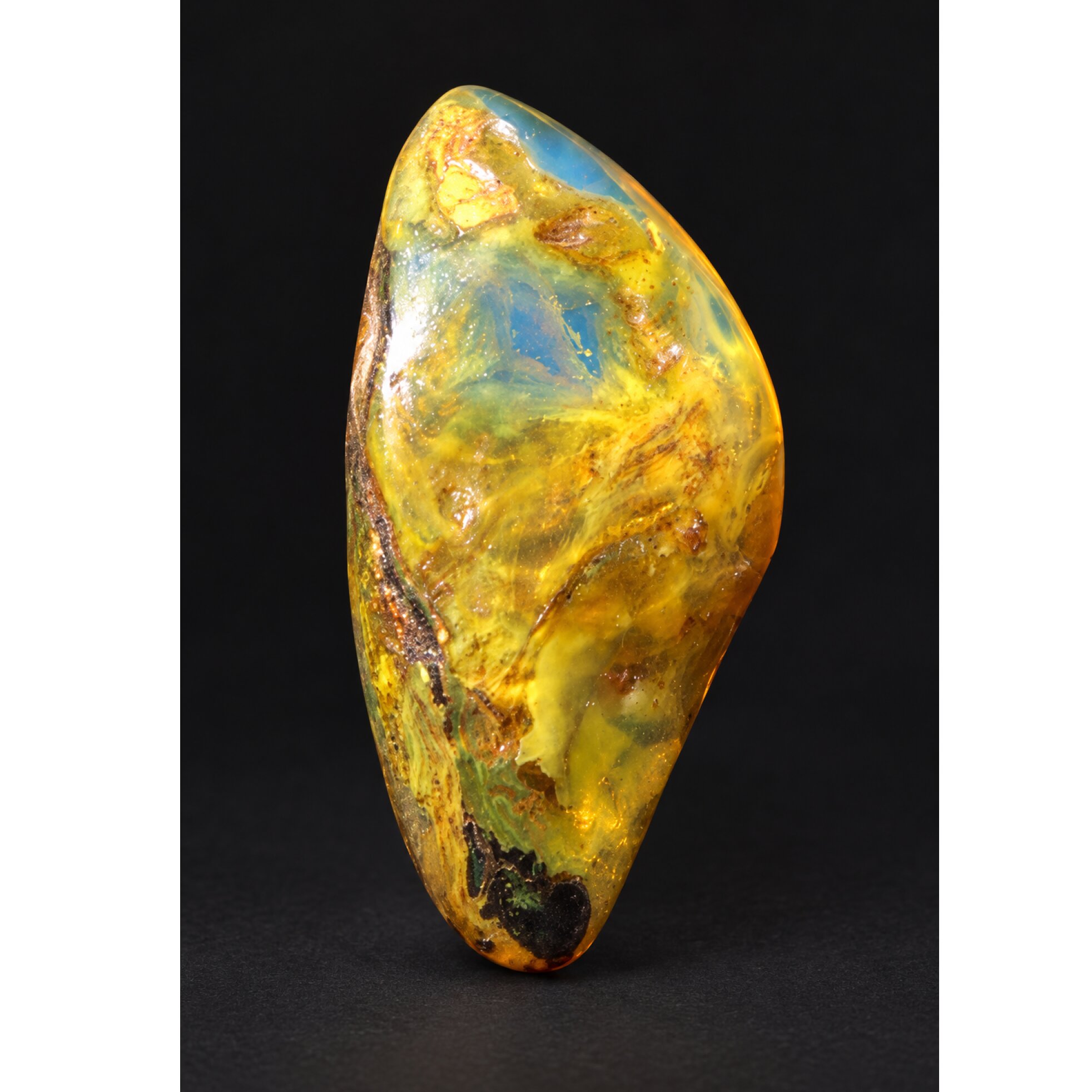 Authentic orange yellow polished Dominican amber 1.1g