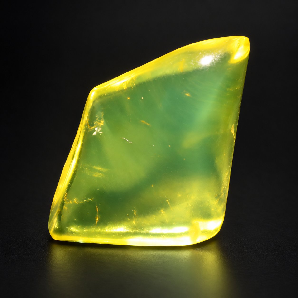 Authentic light green polished Dominican amber – photo 10