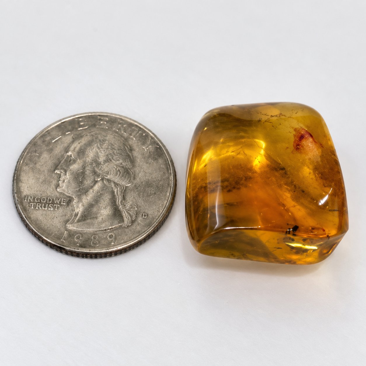 Authentic yellow green polished Dominican amber 29mm – photo 4