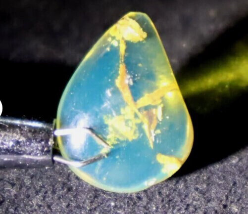 Lovely Natural Dominican Clear Sky Blue Amber Polished Stone 19mm – photo 4