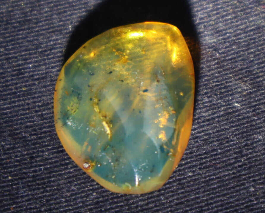 Charming Nat Dominican Clear Light Blue Amber Polished 24mm Stone free drilling – photo 5