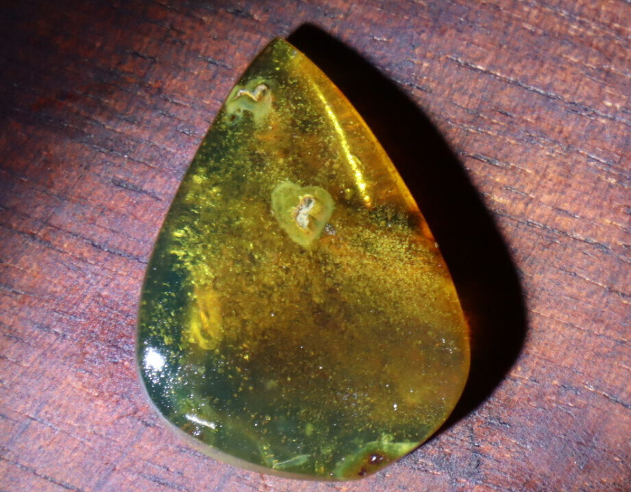 Natural Dominican Blue Amber Polished Stone 26mm Clear Cognac – photo 6