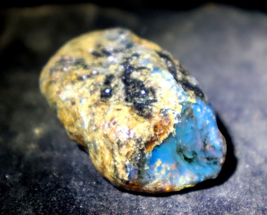 Exquisite Natural Dominican Translucent Deep Blue Amber Rough Specimen 42mm 12.8 – photo 8
