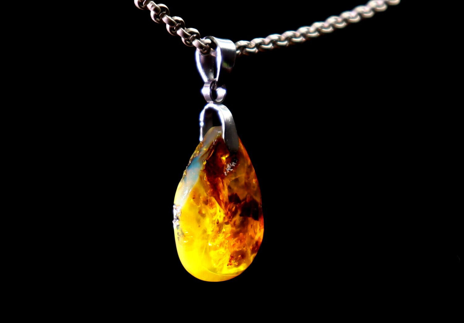 Beautiful Natural Dominican Clear Orange Red Amber Pendant 33mm – photo 3