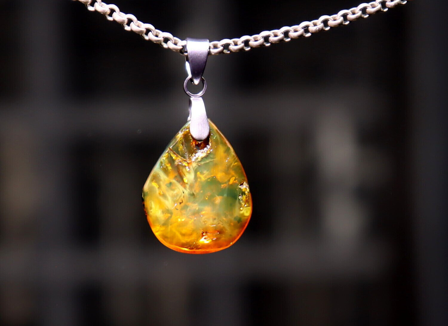 Beautiful Natural Dominican Clear Orange Red Amber Pendant 33mm – photo 4